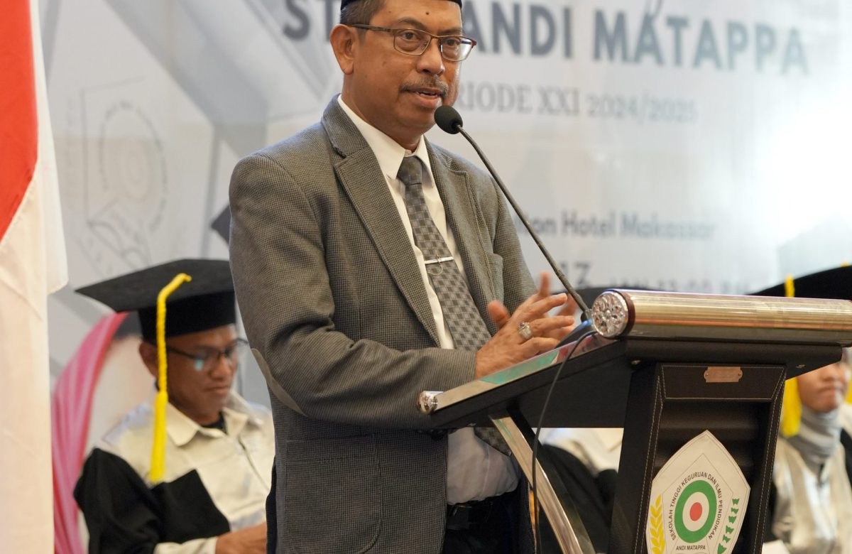 Kepala LLDIKTI Wil IX Sultanbatara menantang STKIP Andi Matappa jadi Institute di Wisuda Sarjana XXI Tahun 2025